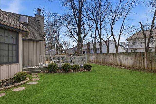 11800 England Street, Overland Park, KS 66210