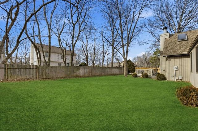 11800 England Street, Overland Park, KS 66210