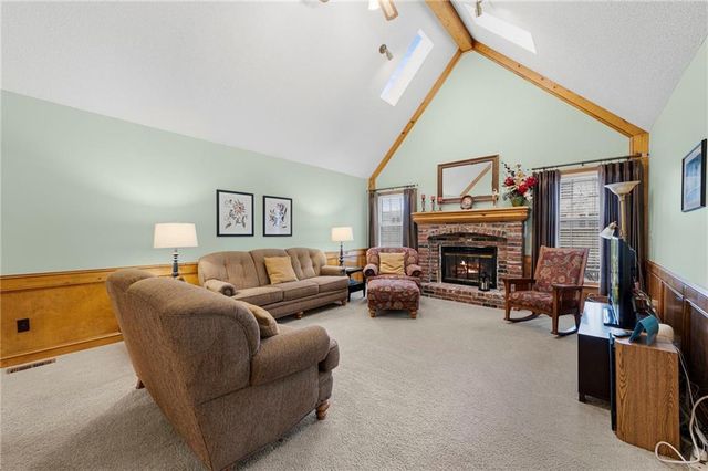 11800 England Street, Overland Park, KS 66210