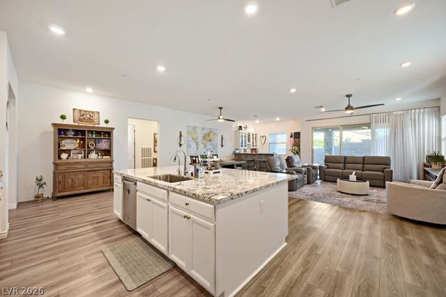 752 Dorsey Falls Street, Henderson, NV 89011
