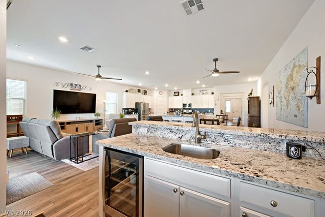 752 Dorsey Falls Street, Henderson, NV 89011