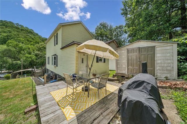 1110 Creek St, Munhall, PA 15120