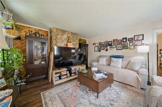 1110 Creek St, Munhall, PA 15120