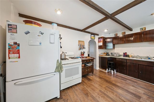 1110 Creek St, Munhall, PA 15120