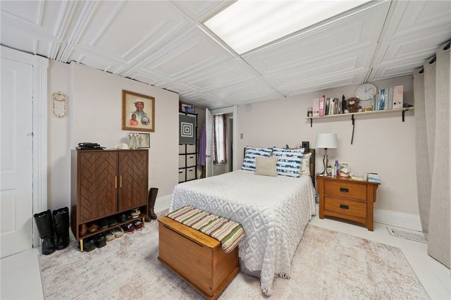1110 Creek St, Munhall, PA 15120