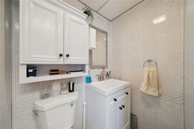 1110 Creek St, Munhall, PA 15120