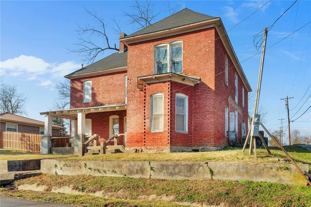 195 N A Street, Centerton, AR 72719