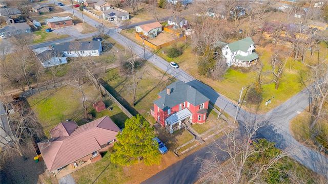 195 N A Street, Centerton, AR 72719