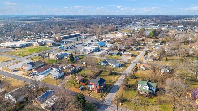 195 N A Street, Centerton, AR 72719