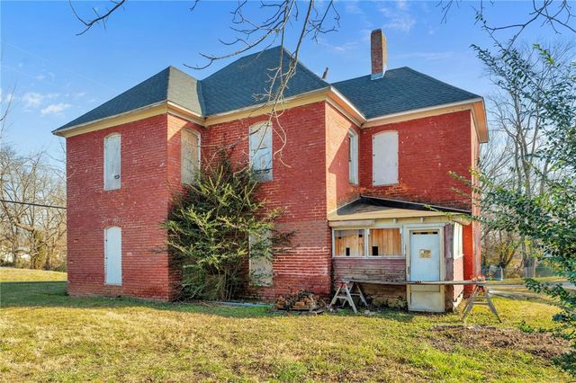 195 N A Street, Centerton, AR 72719