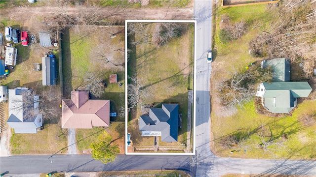 195 N A Street, Centerton, AR 72719