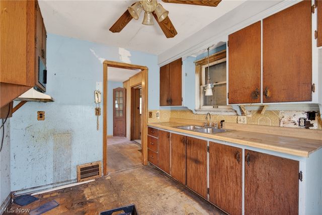 17110 Puritas Avenue, Cleveland, OH 44135