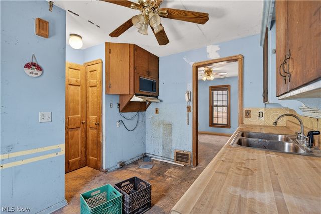 17110 Puritas Avenue, Cleveland, OH 44135