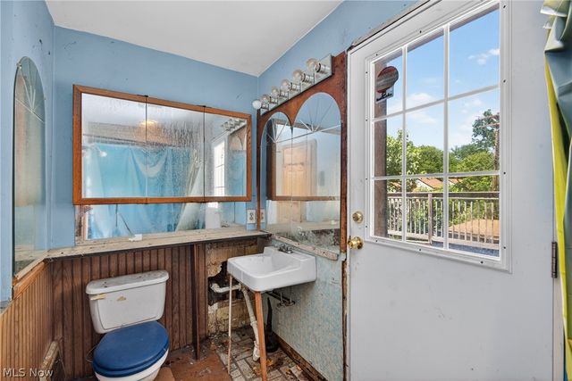17110 Puritas Avenue, Cleveland, OH 44135