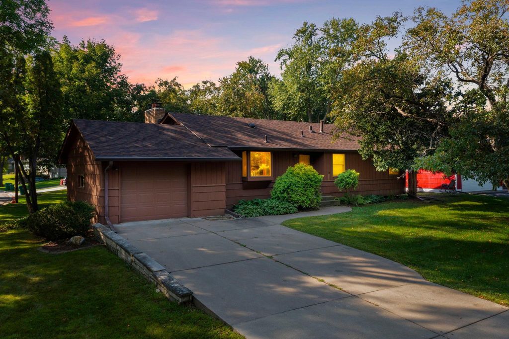 9401 W 14th Street, Saint Louis Park, MN 55426