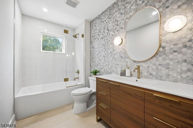 35 Sycamore Ave, Livingston Twp., NJ 07039