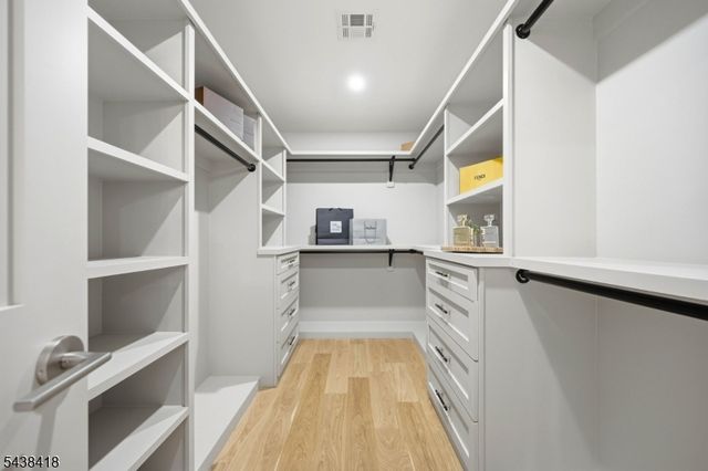35 Sycamore Ave, Livingston Twp., NJ 07039
