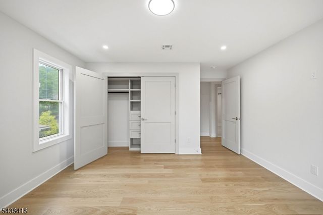 35 Sycamore Ave, Livingston Twp., NJ 07039