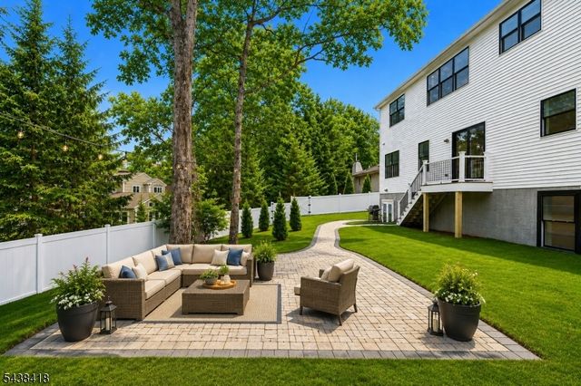 35 Sycamore Ave, Livingston Twp., NJ 07039