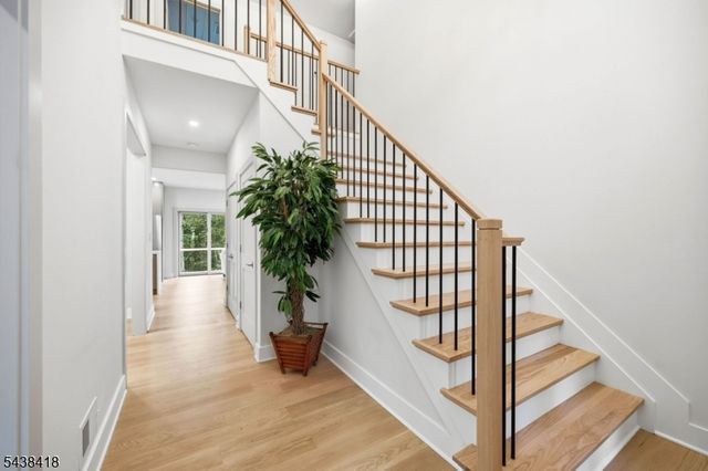 35 Sycamore Ave, Livingston Twp., NJ 07039