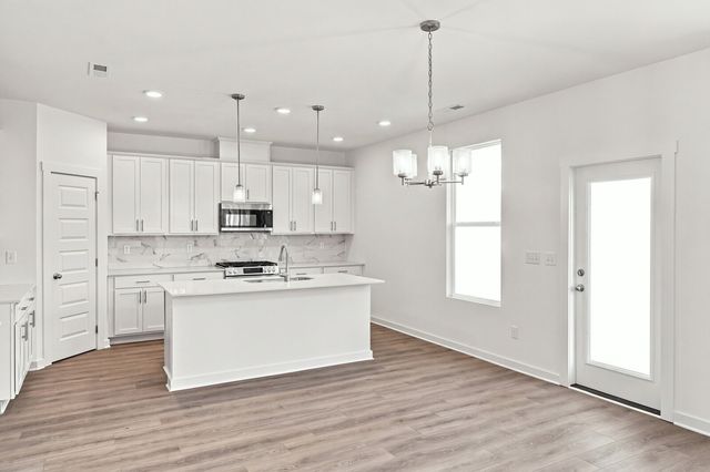8204 Netterfield Drive, White House, TN 37188
