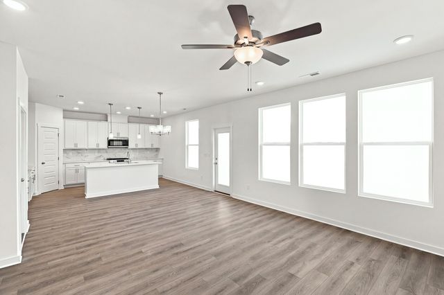 8204 Netterfield Drive, White House, TN 37188
