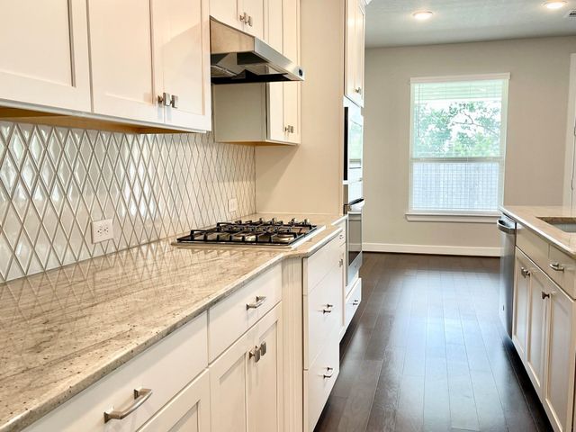 133 Cedar Hammock Trail, Tomball, TX 77375