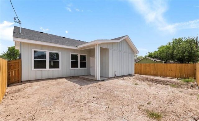 900 N Indiana Avenue N, Mercedes, TX 78578