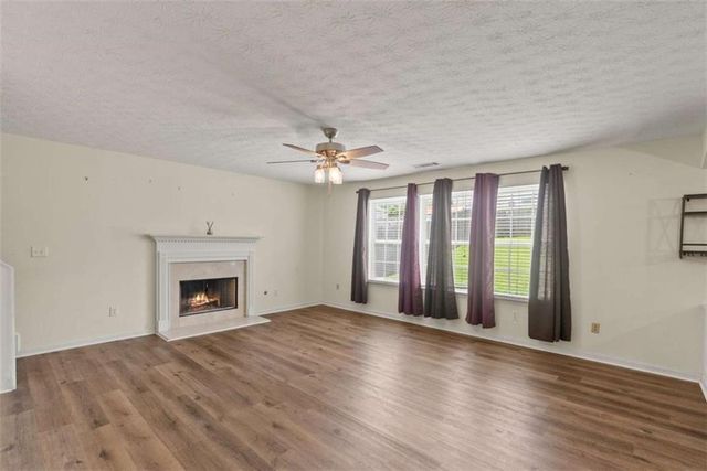 2137 Black Oak Lane, Ellenwood, GA 30294