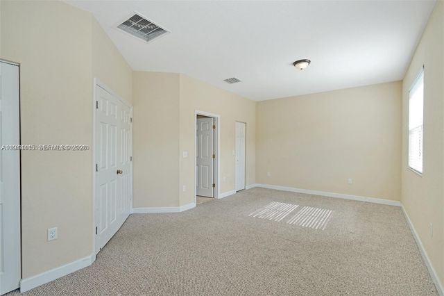 1048 NE 208th St, Miami, FL 33179