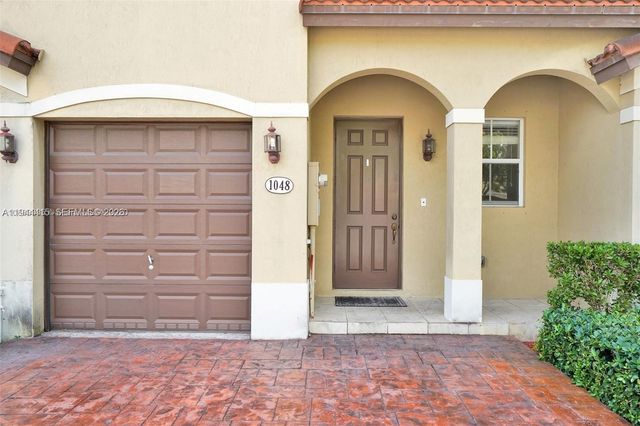 1048 NE 208th St, Miami, FL 33179