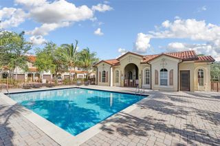 1048 NE 208th St, Miami, FL 33179