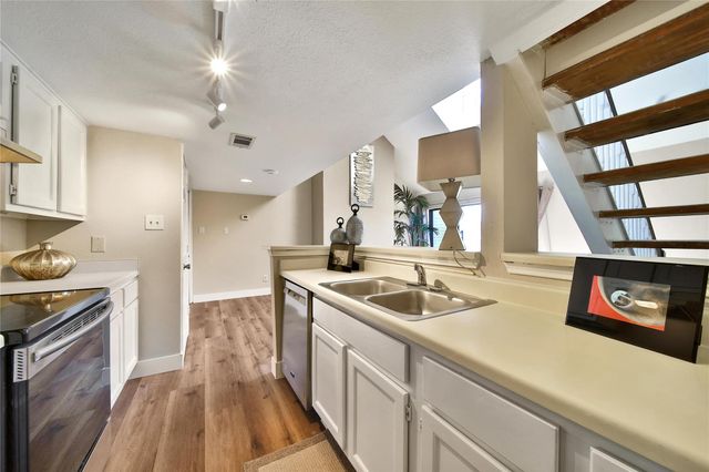 2300 Old Spanish Trail 2123, Houston, TX 77054