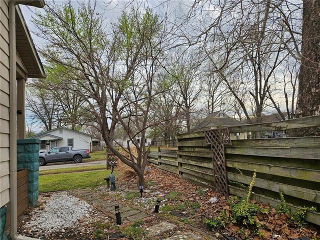 1010 W 3rd Street, Pittsburg, KS 66762