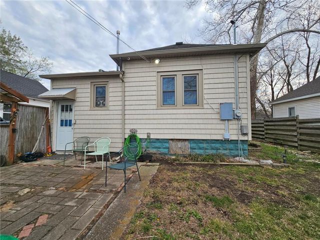 1010 W 3rd Street, Pittsburg, KS 66762