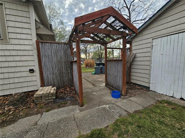 1010 W 3rd Street, Pittsburg, KS 66762