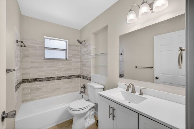 9484 Sun Court, Palm Beach Gardens, FL 33403