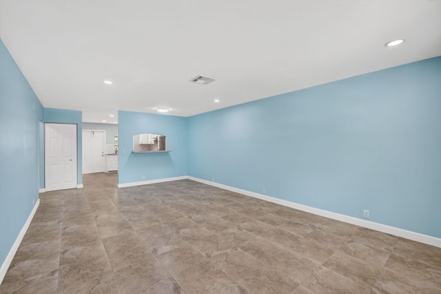9484 Sun Court, Palm Beach Gardens, FL 33403