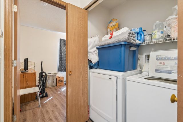 125 E Boyson Road 900, Hiawatha, IA 52233