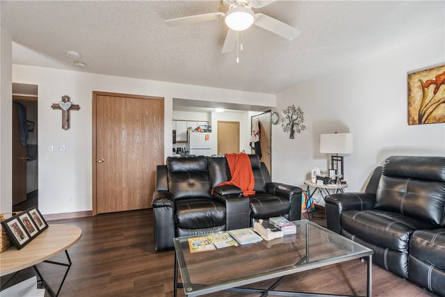 125 E Boyson Road 900, Hiawatha, IA 52233