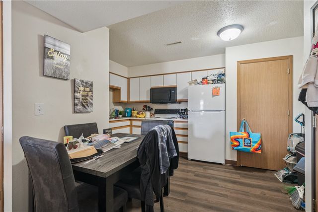 125 E Boyson Road 900, Hiawatha, IA 52233