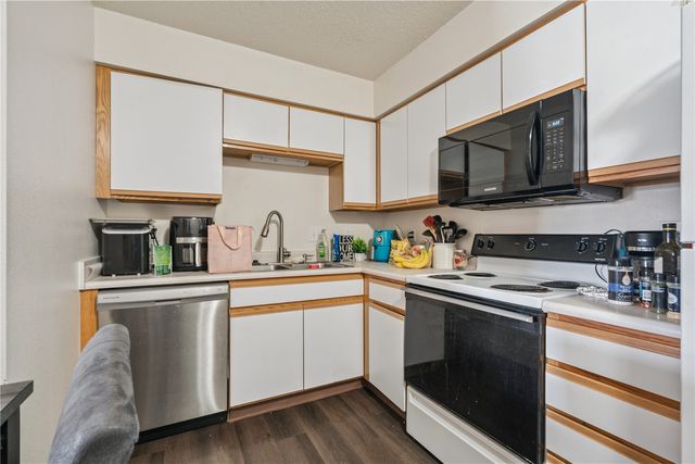 125 E Boyson Road 900, Hiawatha, IA 52233