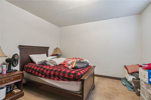 125 E Boyson Road 900, Hiawatha, IA 52233
