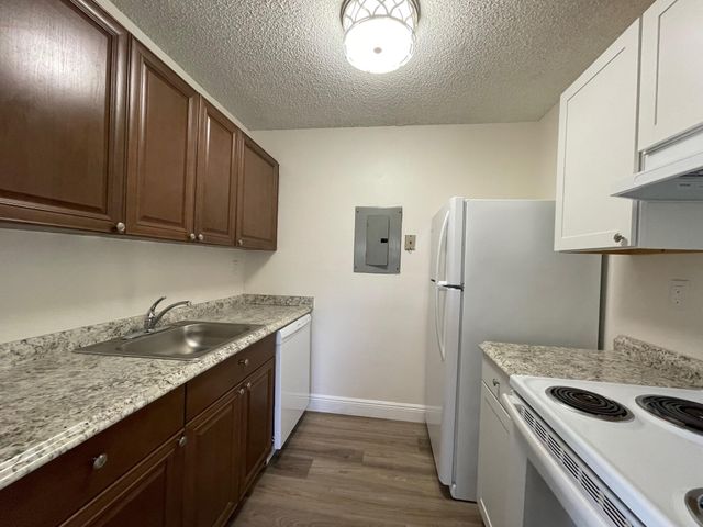 1089 N Benoist Farms Road 207, West Palm Beach, FL 33411