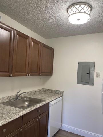 1089 N Benoist Farms Road 207, West Palm Beach, FL 33411