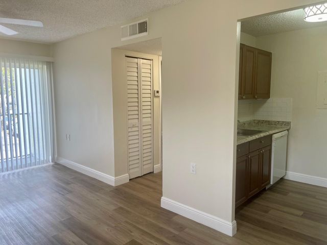 1089 N Benoist Farms Road 207, West Palm Beach, FL 33411