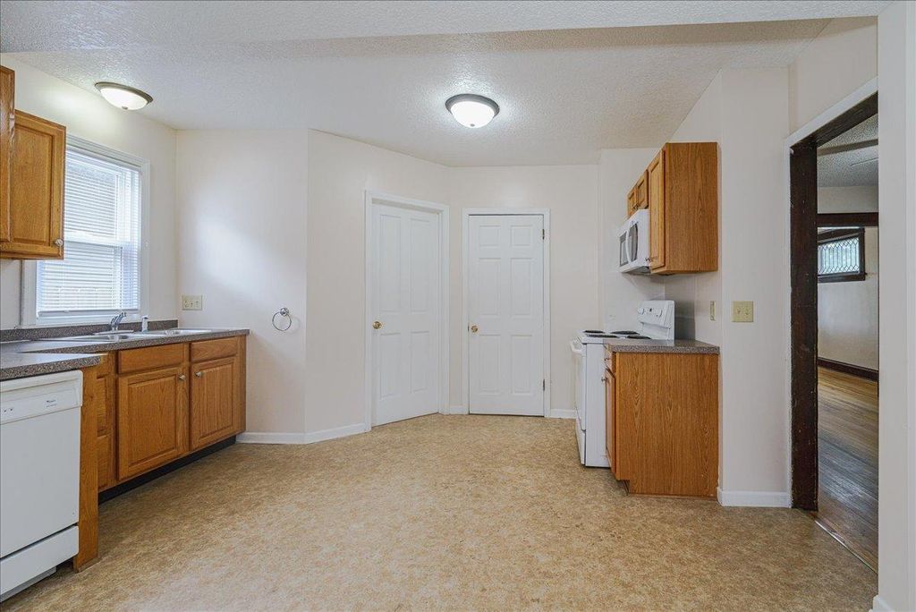 843 E Ivy Avenue E, Saint Paul, MN 55106 — photo 3