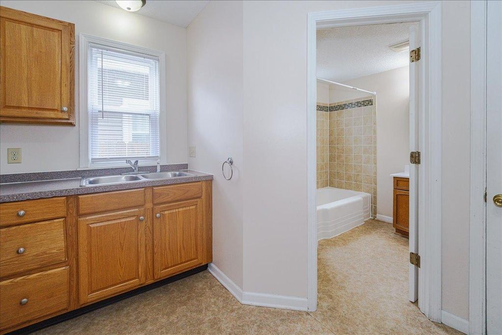 843 E Ivy Avenue E, Saint Paul, MN 55106 — photo 5