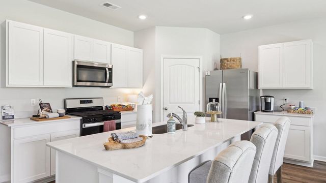 45 BURR OAK CV, Oakland, TN 38060