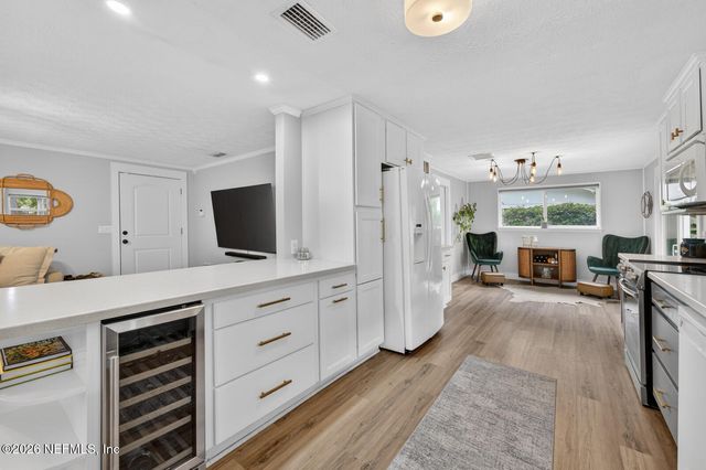 2735 AMERICA, Jacksonville Beach, FL 32250